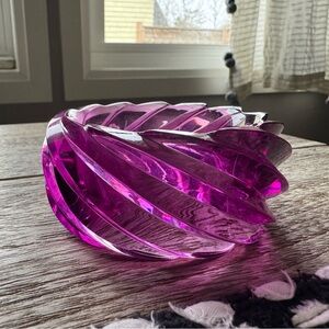 Vintage deeply molded magenta oversized lucite bangle